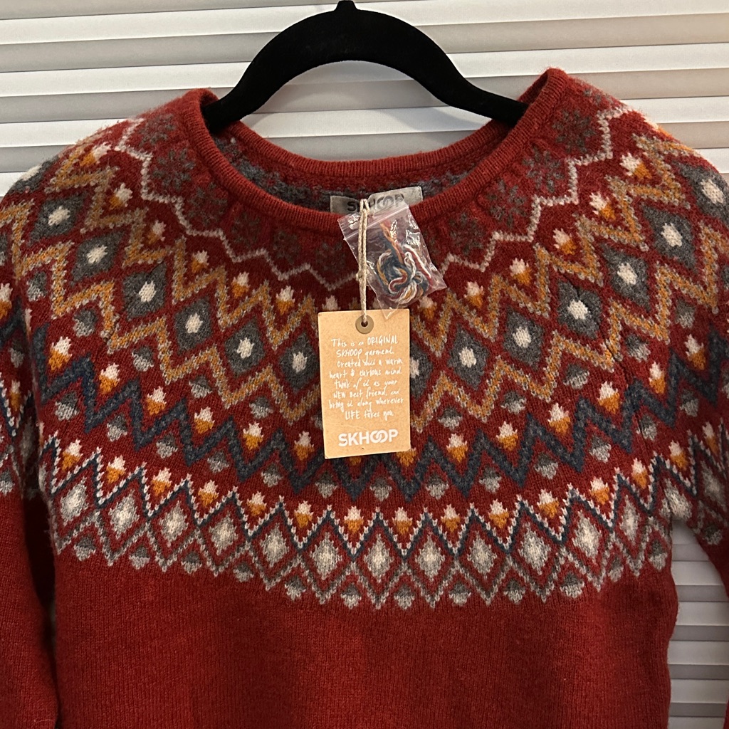 Skhoop Women's Geometric Knit Sweater - Red